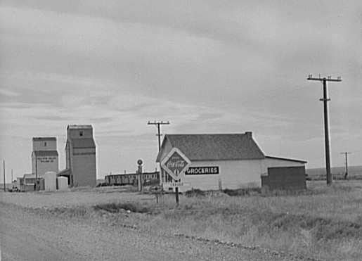 Grocery store in Laredo. Photo by Marion Post Wolcott.