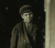 Joe Beafore, 1908. Photo by Lewis Hine.