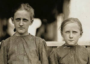 Minnie and Mattie Carpenter, November 1908. Photo by Lewis Hine.