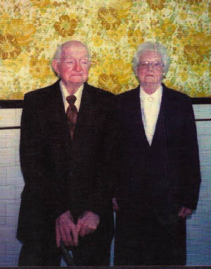 Ralph Kuyrkendall and sister Emma, 1989. Photo provided by family.