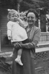 Elizabeth Young Murdaugh Hunley with Evie Smith (now Taylor), about 1949 (interviewed below).