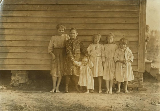 (L-R): Lizzie McKenzie & Minnie, Inez, Maude, Daisy & Hattie Baxley