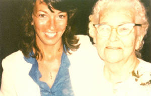 Mattie Young Ricks with granddaughter Shirley Lockett, 1980.