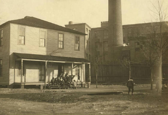Avondale Mills school, Birmingham, Alabama, November 1910. Photo by Lewis Hine.