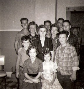 Selena Walls Barefield with grandchildren. Daughter Hazel to Selena's right.