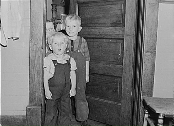 Front to back: Edgar (4), Oliver Jr. (5), Neil (2) Bettenhausen, McIntosh County, ND, Nov 1940. 