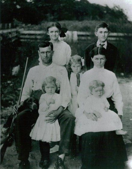 Henry Calvin Richardson & family in Missouri, circa 1911-1912.