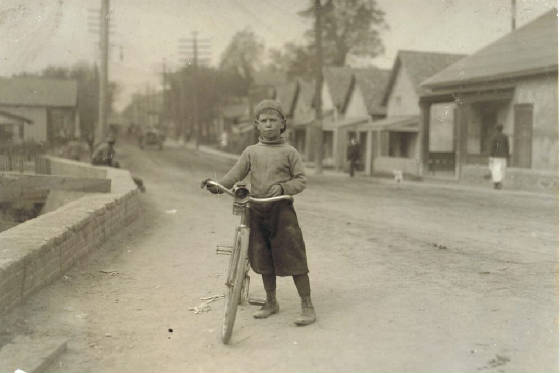 Isaac Boyett, Waco, Texas, November 1913. Photo by Lewis Hine.