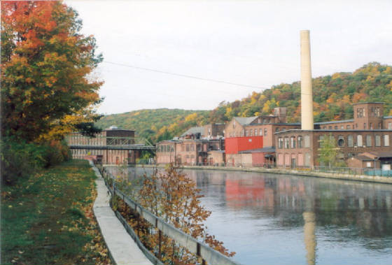 CanalTurnersFalls2001.jpg